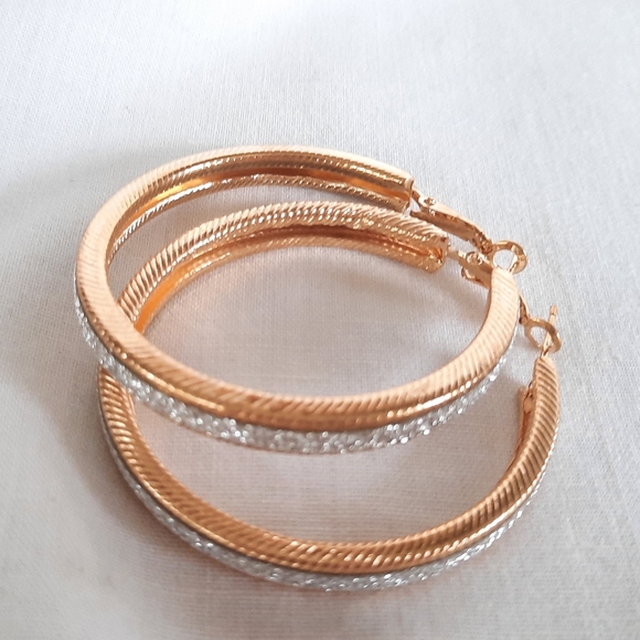 🌟Free add on🌟Fabulous sparkle hoop earrings - Picture 2 of 4